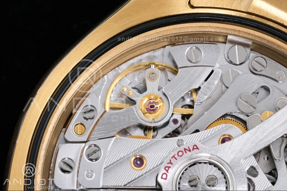 2025 Daytona 126508 QF 1:1 Best Edition Green YG Dial on YG Bracelet QF4131 V6 (Gain Weight) SmoothTexture 493