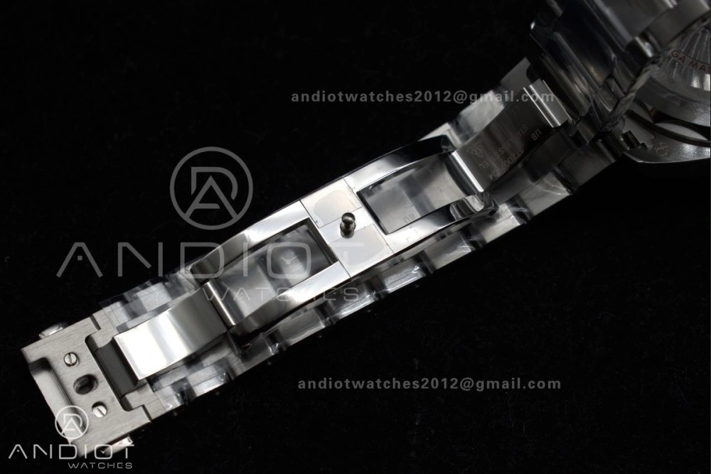 FashionForward Aqua Terra GMT Worldtimer 43mm Green Ceramic VSF 1:1 Best Edition on SS Bracelet A8938 Super Clone 6