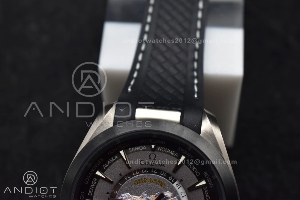 Aqua Terra GMT Worldtimer 43mm Titanium VSF 1:1 Best Edition on SS Bracelet A8938 Super Clone Packable 22