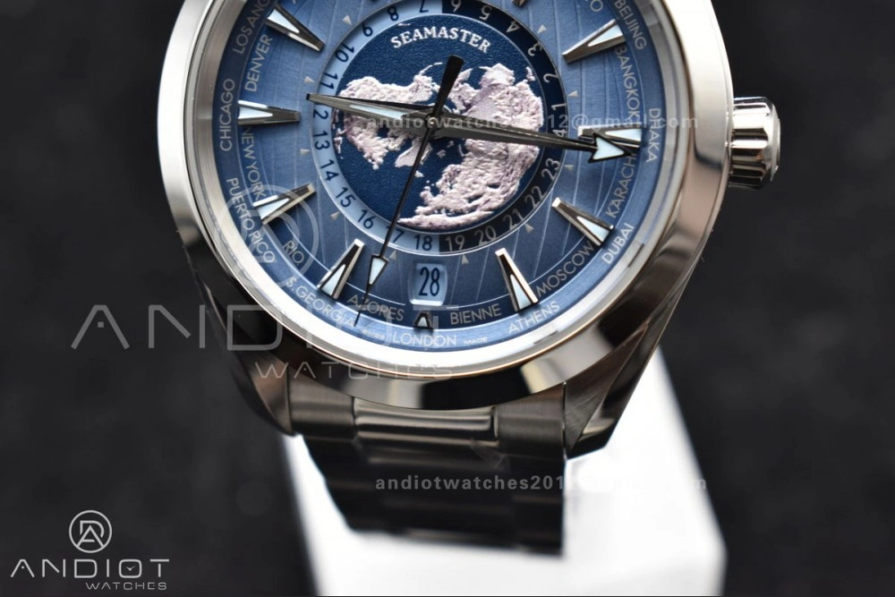 Aqua Terra GMT Worldtimer 43mm VSF 1:1 Best Edition Summer Blue Dial On Stainless Bracelet A8938 Super Clone Vibrant 26