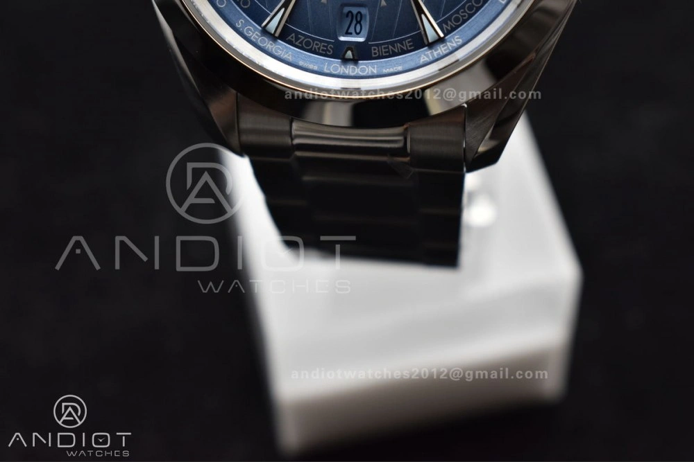 Aqua Terra GMT Worldtimer 43mm VSF 1:1 Best Edition Summer Blue Dial On Stainless Bracelet A8938 Super Clone Vibrant 26