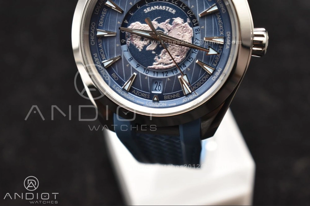 Aqua Terra GMT Worldtimer 43mm VSF 1:1 Best Edition Summer Blue Dial on Blue Rubber Strap A8938 Super Clone Comfortable 511