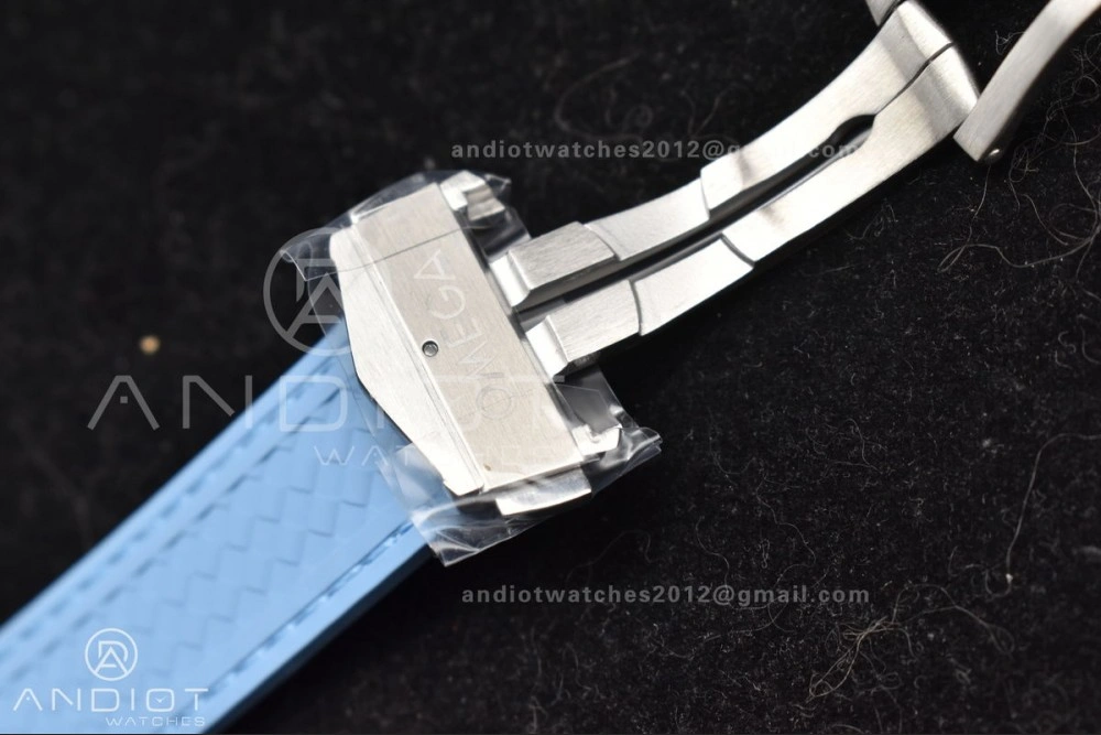 Aqua Terra GMT Worldtimer 43mm VSF 1:1 Best Edition Summer Blue Dial on Blue Rubber Strap A8938 Super Clone Comfortable 511