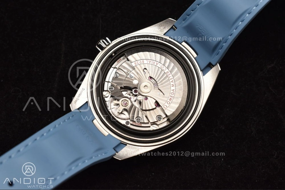 Aqua Terra GMT Worldtimer 43mm VSF 1:1 Best Edition Summer Blue Dial on Blue Rubber Strap A8938 Super Clone Comfortable 511