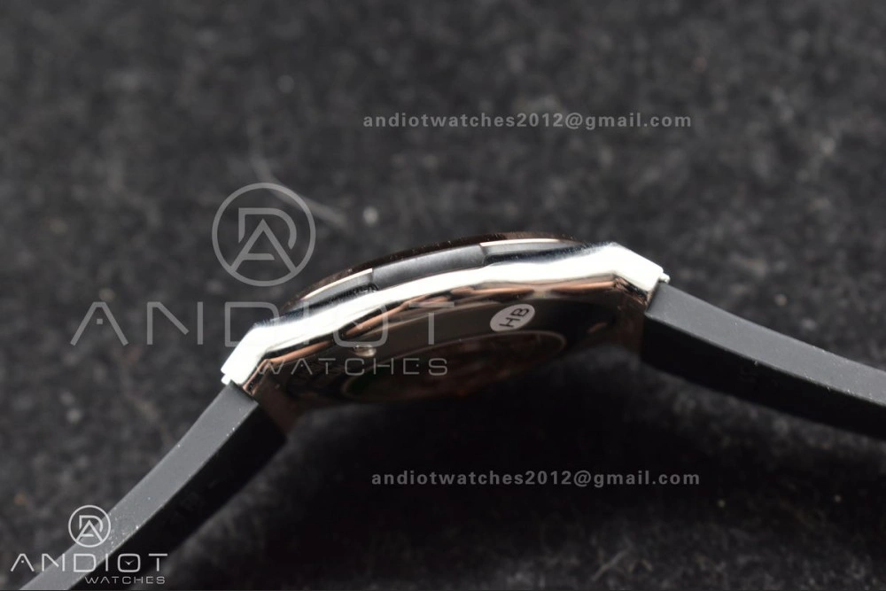 Resilient Fusion 45mm RG HBF 1:1 Best Edition Black Dial on Black Gummy Strap A 272