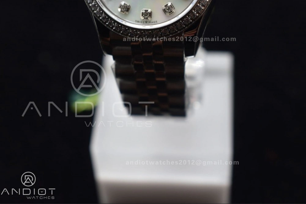 DateJust 31 Ladies 278289 WF 316L Steel White Dial Fluted Bezel On President Syle Bracelet Seasonal 408