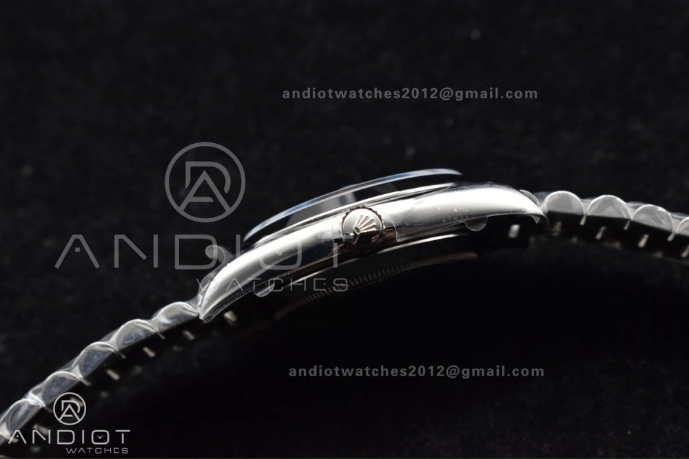 TimelessDesign DayDate 40 SS GSF Gain Weight Iced Blue Crystal Dial On President Bracelet A 720