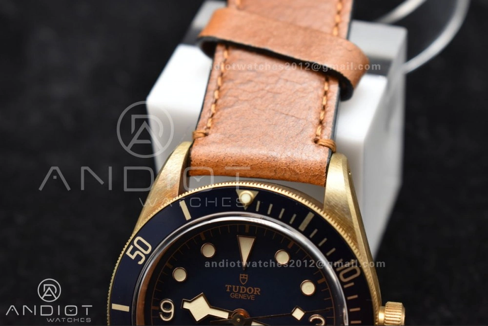 EasyCare Heritage Black Bay Bronze Blue XF 1:1 Best Edition on Aged Brown Leather Strap A2824 V3 (Free Nato Strap) 892