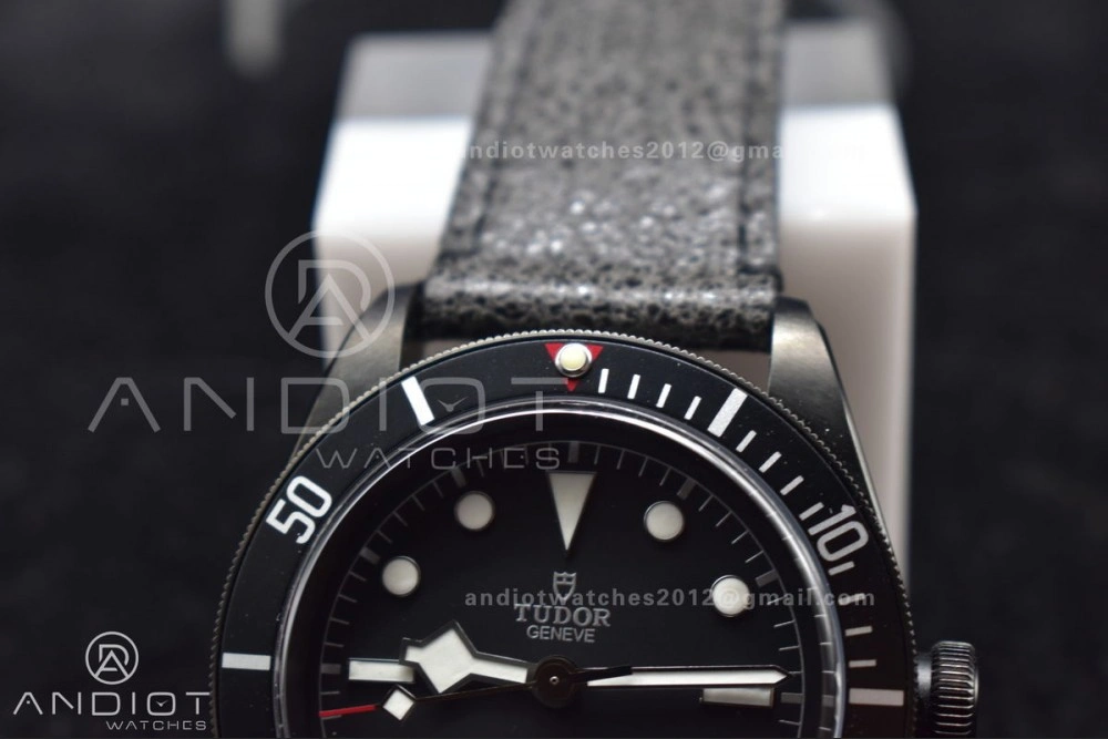 Heritage Black Bay Dark DLC ZF 1:1 Best Edition Black Bezel on Distressed Leather Strap A2824 V ComfortFit 425