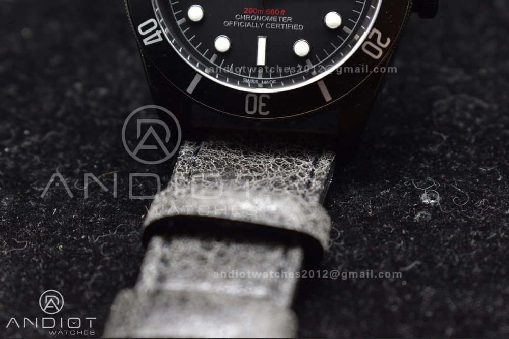 Heritage Black Bay Dark DLC ZF 1:1 Best Edition Black Bezel on Distressed Leather Strap A2824 V ComfortFit 425