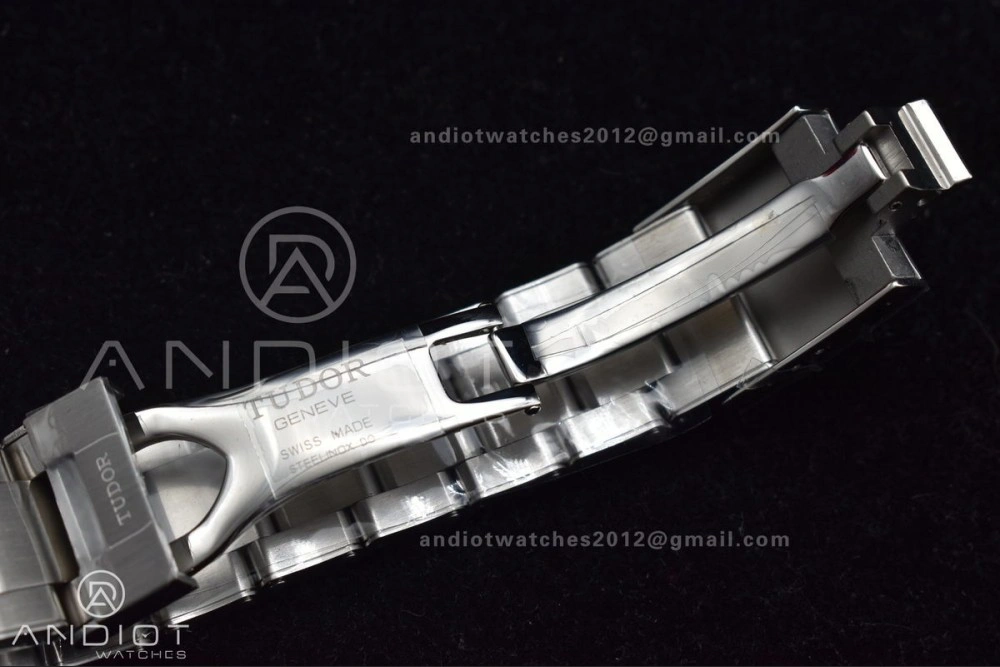 Packable Heritage Black Bay Red Bezel ZF 1:1 Best Edition on SS Bracelet A 1276