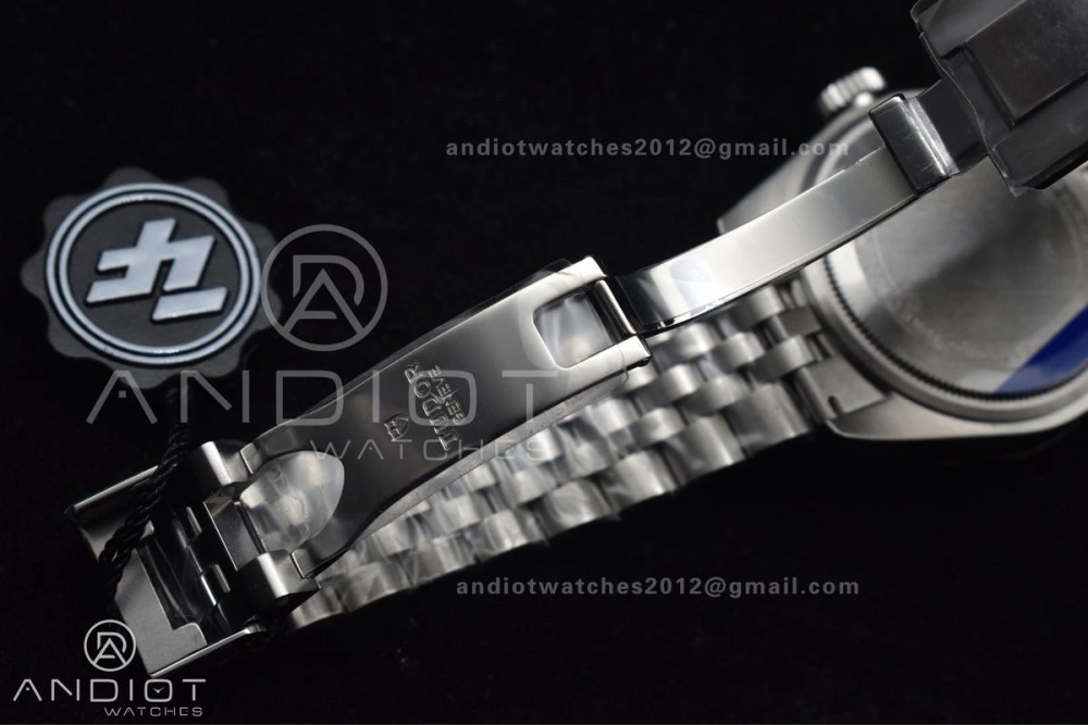 Breathable Heritage Black Bay Red Bezel ZF 1:1 Best Edition on SS Jubilee Bracelet A 1274