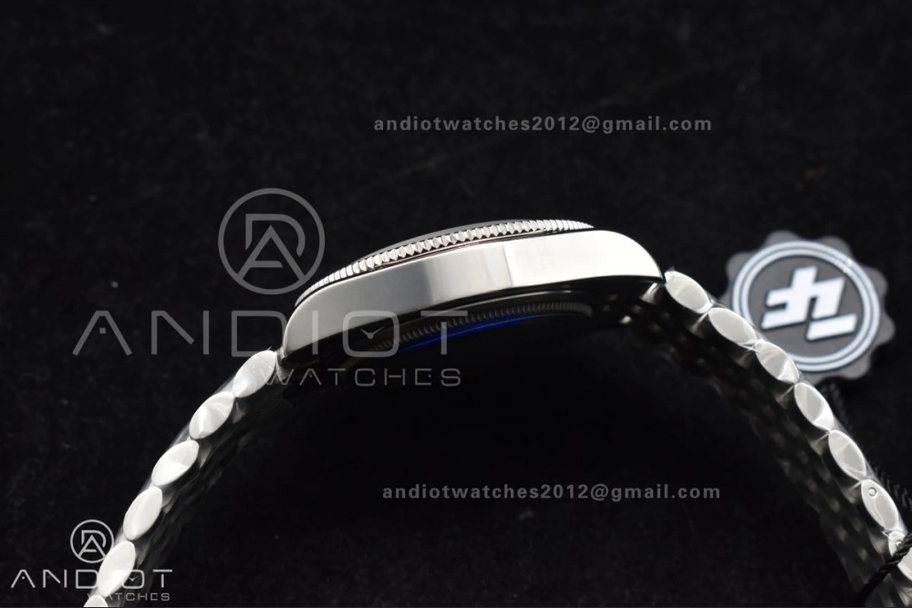 Breathable Heritage Black Bay Red Bezel ZF 1:1 Best Edition on SS Jubilee Bracelet A 1274