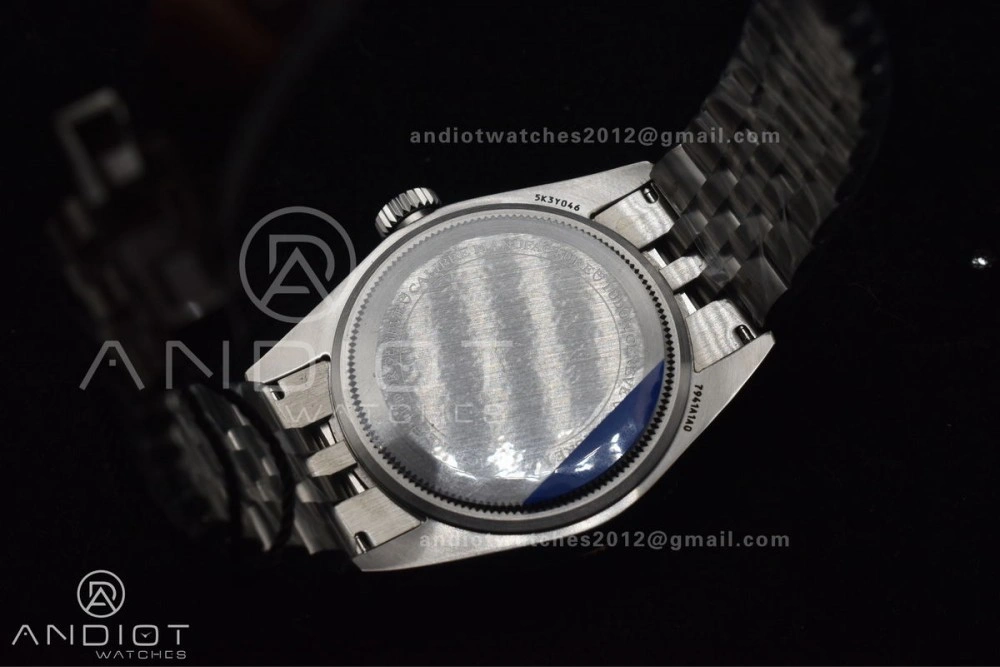 Breathable Heritage Black Bay Red Bezel ZF 1:1 Best Edition on SS Jubilee Bracelet A 1274