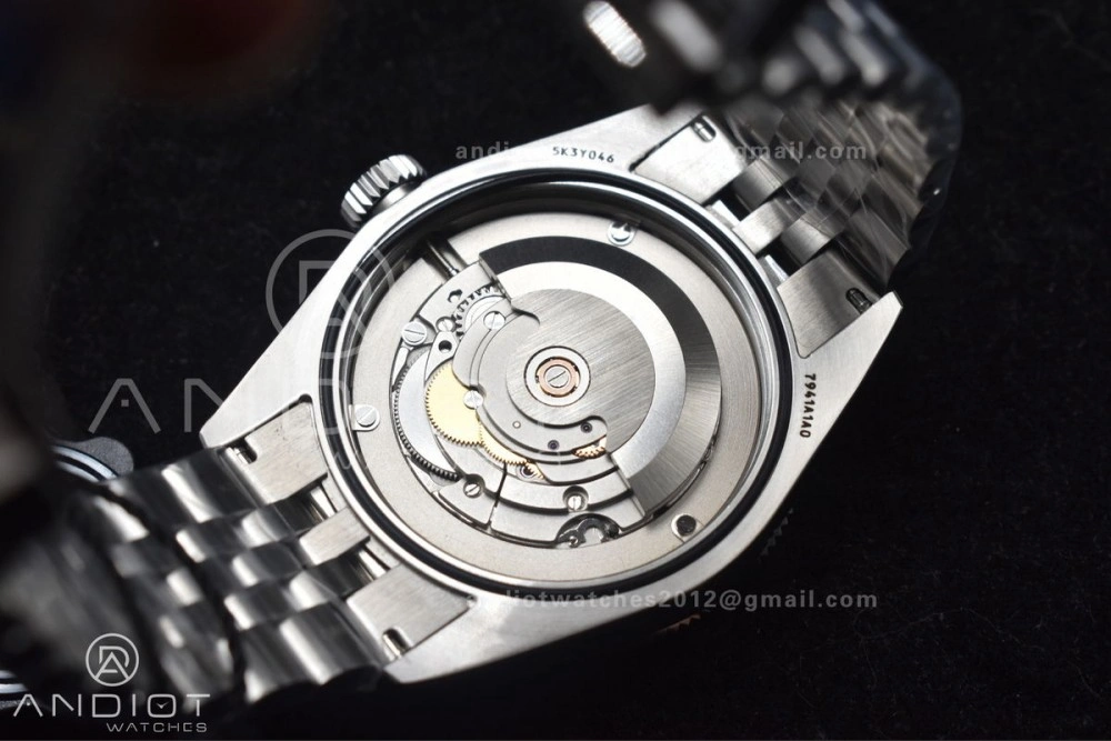 Breathable Heritage Black Bay Red Bezel ZF 1:1 Best Edition on SS Jubilee Bracelet A 1274