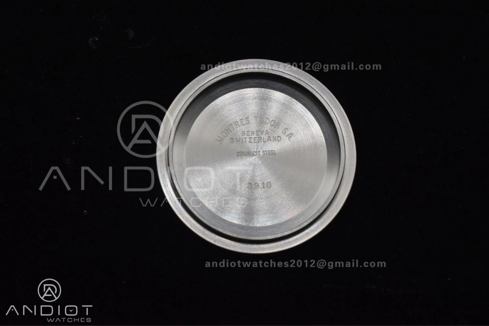Breathable Heritage Black Bay Red Bezel ZF 1:1 Best Edition on SS Jubilee Bracelet A 1274