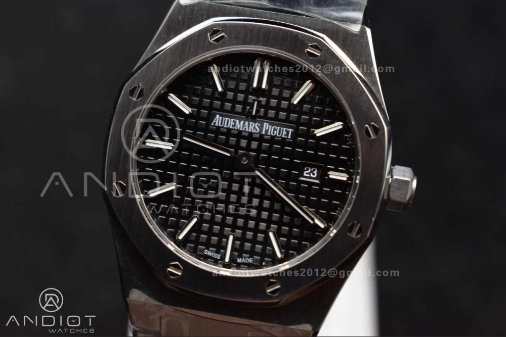 Lady Royal Oak 33mm 67651 SS V7F 1:1 Best Edition Black Textured Dial on SS Bracelet Ronda Quartz to AP Cal. Refined 109