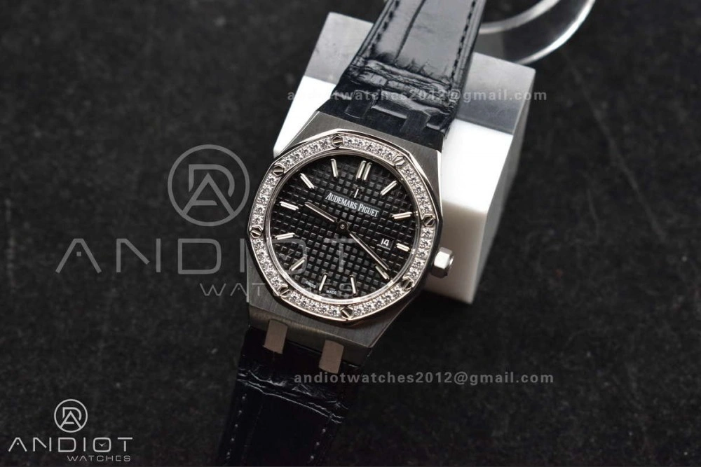 FastDry Lady Royal Oak 33mm 67651 SS Diamond Bezel V7F 1:1 Black Textured Dial On Stainless Strap Ronda Quartz 120