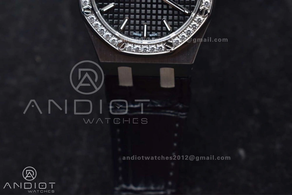 FastDry Lady Royal Oak 33mm 67651 SS Diamond Bezel V7F 1:1 Black Textured Dial On Stainless Strap Ronda Quartz 120