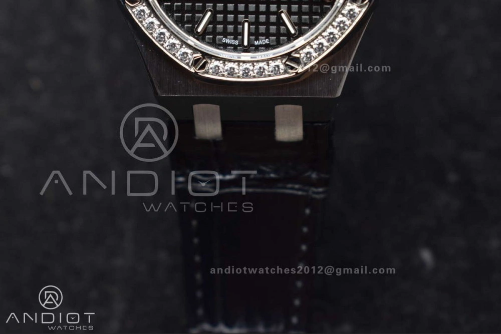 FastDry Lady Royal Oak 33mm 67651 SS Diamond Bezel V7F 1:1 Black Textured Dial On Stainless Strap Ronda Quartz 120