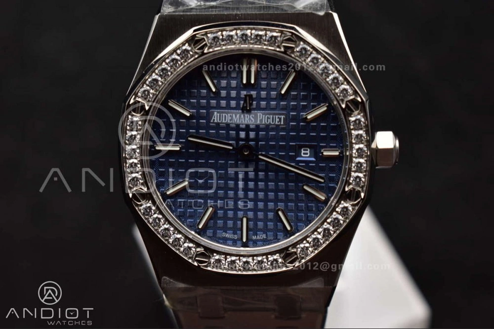 Neat Lady Royal Oak 33mm 67651 SS Diamond Bezel V7F 1:1 Blue Textured Dial on SS Bracelet Ronda Quartz to AP Cal. 116