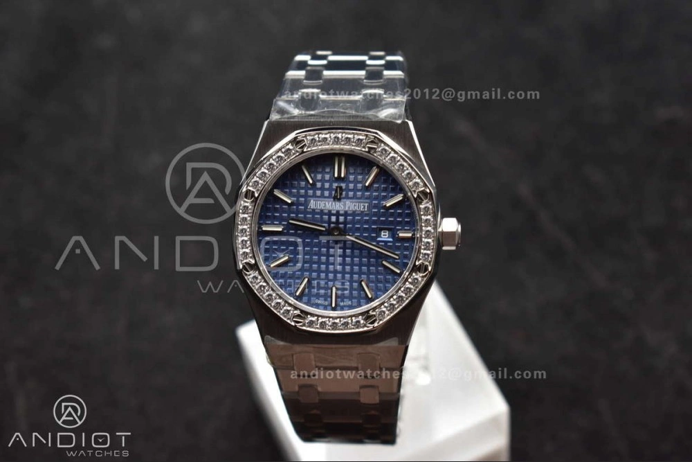 Neat Lady Royal Oak 33mm 67651 SS Diamond Bezel V7F 1:1 Blue Textured Dial on SS Bracelet Ronda Quartz to AP Cal. 116