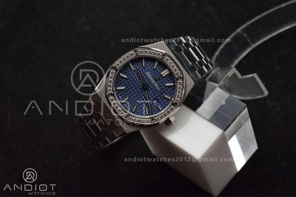 Neat Lady Royal Oak 33mm 67651 SS Diamond Bezel V7F 1:1 Blue Textured Dial on SS Bracelet Ronda Quartz to AP Cal. 116