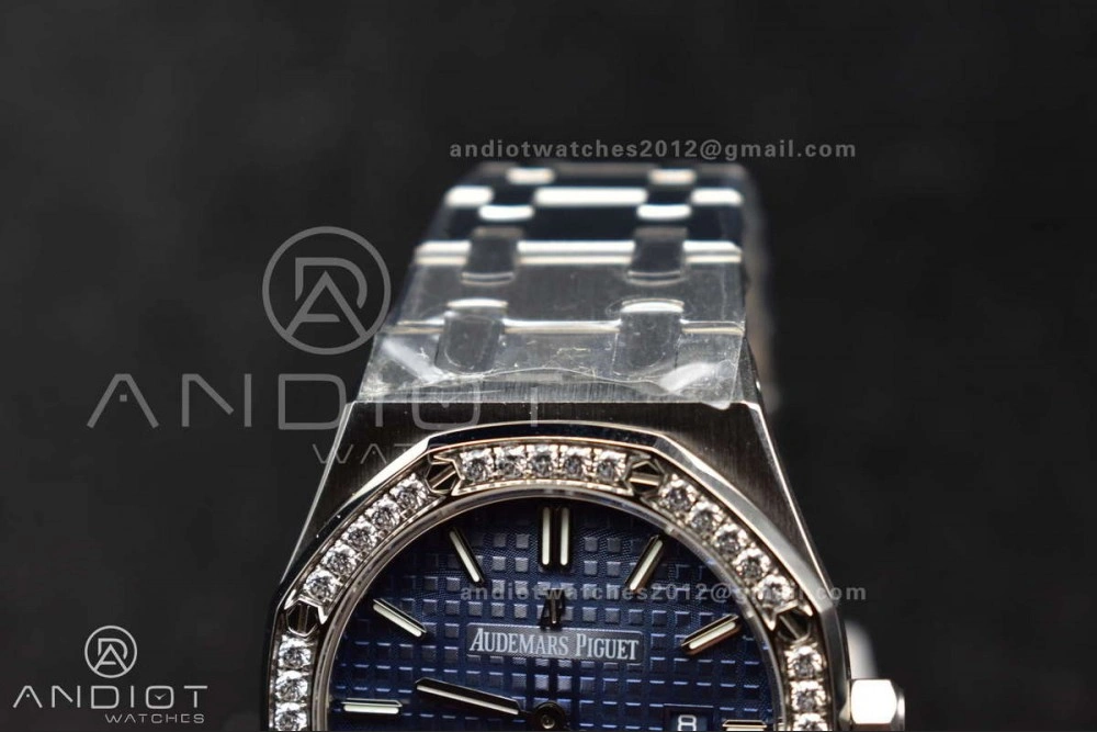 Neat Lady Royal Oak 33mm 67651 SS Diamond Bezel V7F 1:1 Blue Textured Dial on SS Bracelet Ronda Quartz to AP Cal. 116