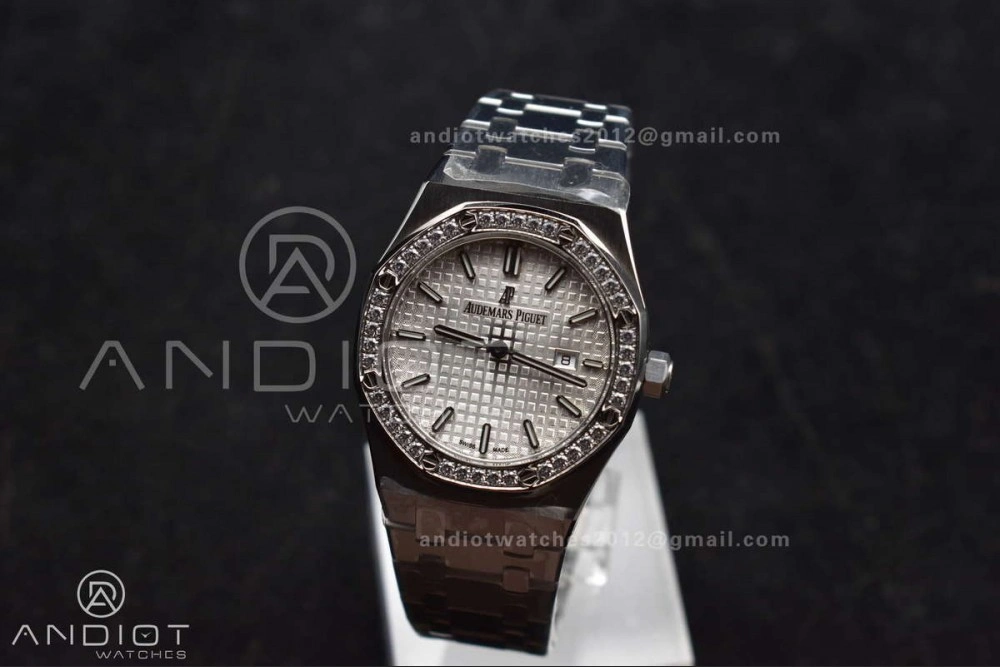Lady Royal Oak 33mm 67651 SS Diamond Bezel V7F 1:1 White Textured Dial On Stainless Strap Ronda Quartz to AP Cal. Original 110