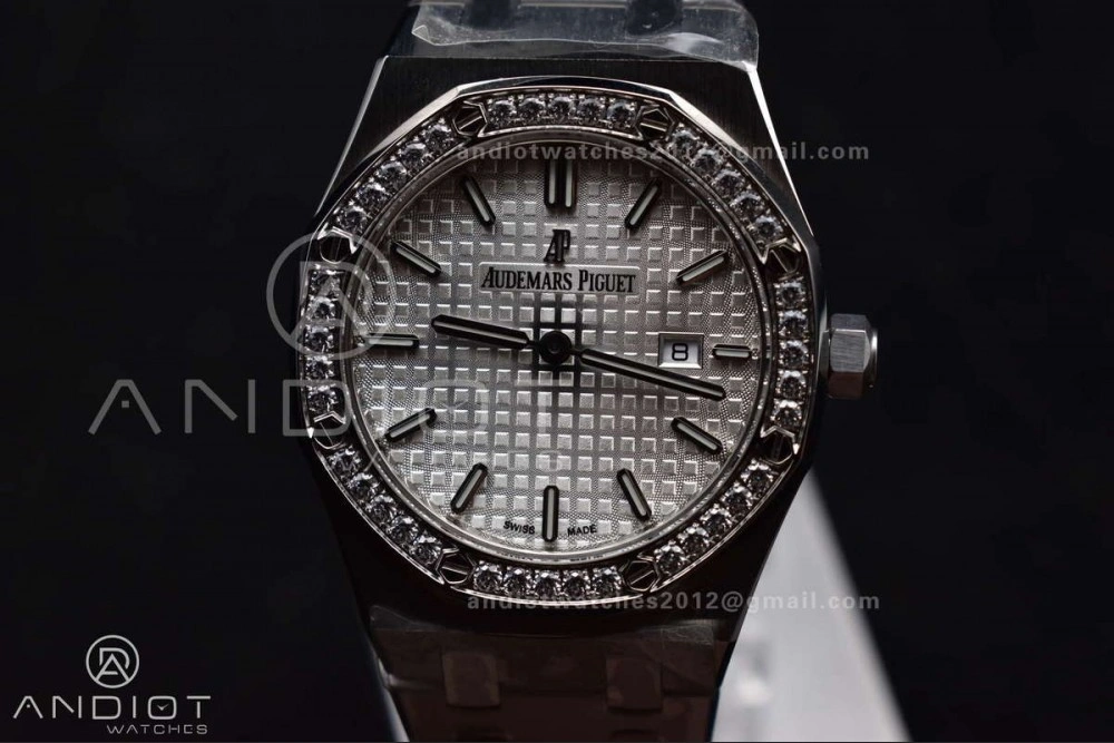 Lady Royal Oak 33mm 67651 SS Diamond Bezel V7F 1:1 White Textured Dial On Stainless Strap Ronda Quartz to AP Cal. Original 110