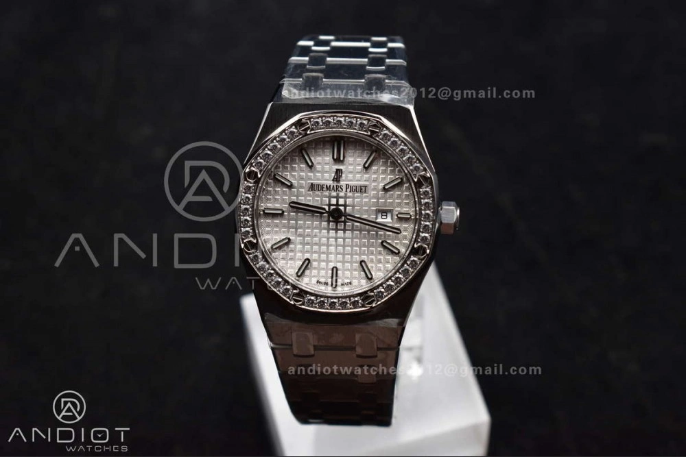 Lady Royal Oak 33mm 67651 SS Diamond Bezel V7F 1:1 White Textured Dial On Stainless Strap Ronda Quartz to AP Cal. Original 110
