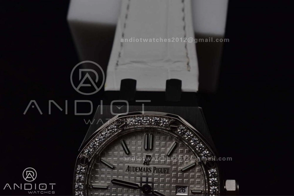 Lady Royal Oak 33mm 67651 SS Diamond Bezel V7F 1:1 White Textured Dial On White Croco Leather Strap Ronda Quartz to AP Cal. Sporty 101