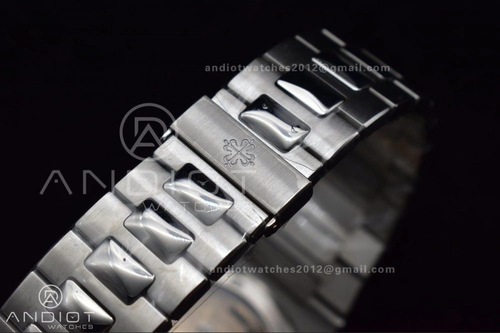 Flexible Nautilus 5711 Tiffany GRF 1:1 Best Edition Tiffany Blue Dial on SS Bracelet 324CS 386