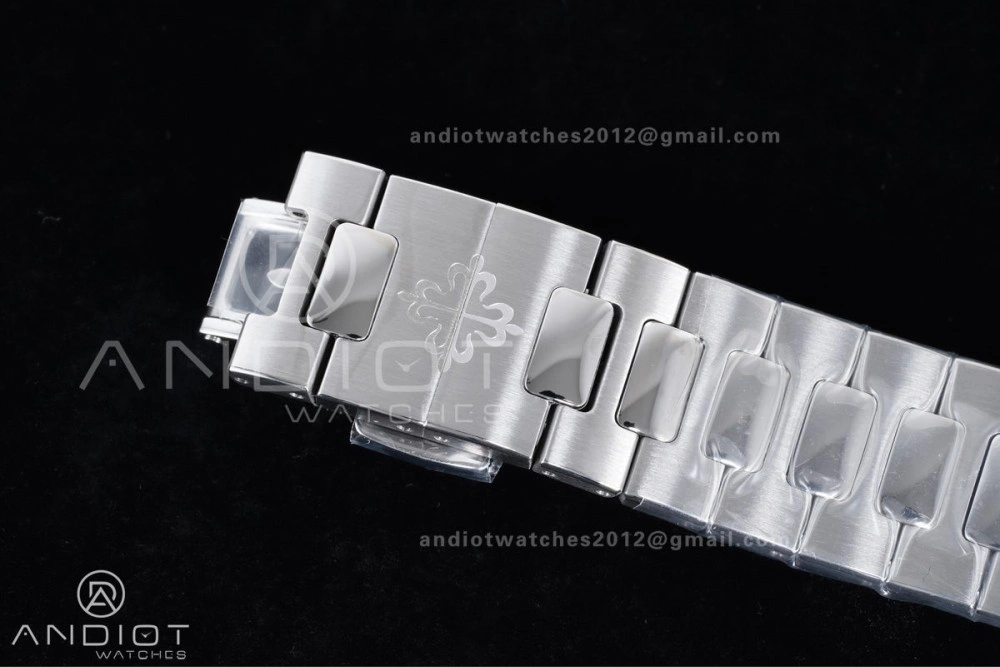 Nautilus 5712 SS PPF 1:1 Best Edition Blue Dial on SS Bracelet PPF240 Super Clone V Chic 365