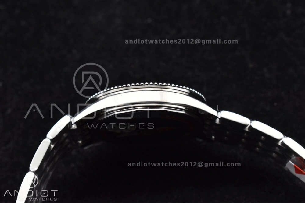 Navitimer 1 SS V7F 1:1 Best Edition RG Bezel White Dial on SS Bracelet A Functional 923