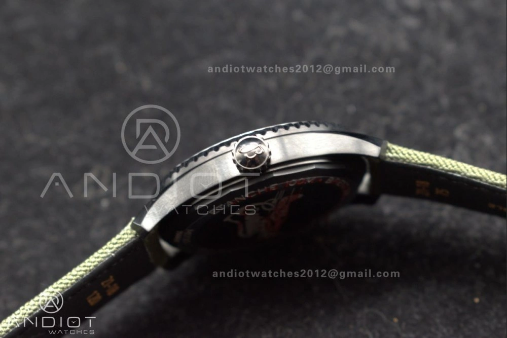 Navitimer 8 Automatic 41mm PVD TF 1:1 Best Edition Green Dial on Green Nylon Strap A Timeless 190