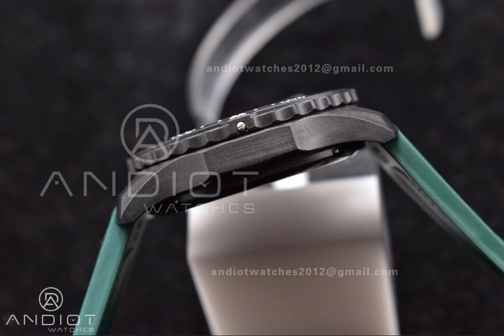 OF Factory Breilting Endurance Pro 44mm Green Breathable 187