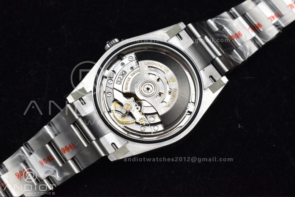 Oyster Perpetual 124300 41mm Clean 1:1 Best Edition 904L Steel Red Dial VR Unisex 938