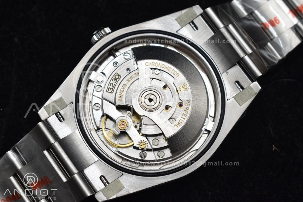 Oyster Perpetual 124300 41mm Clean 1:1 Best Edition 904L Steel Red Dial VR Unisex 938