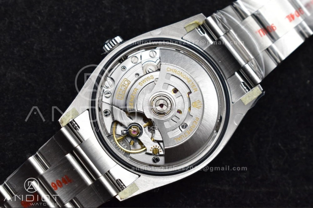 Oyster Perpetual 126000 36mm Clean 1:1 Best Edition 904L Steel Red Dial VR Functional 956