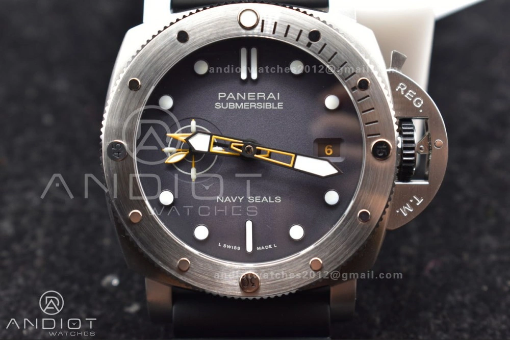 PAM1323 VSF 1:1 Best Edition Grey Dial On Black Rubber Strap P StreetReady 348