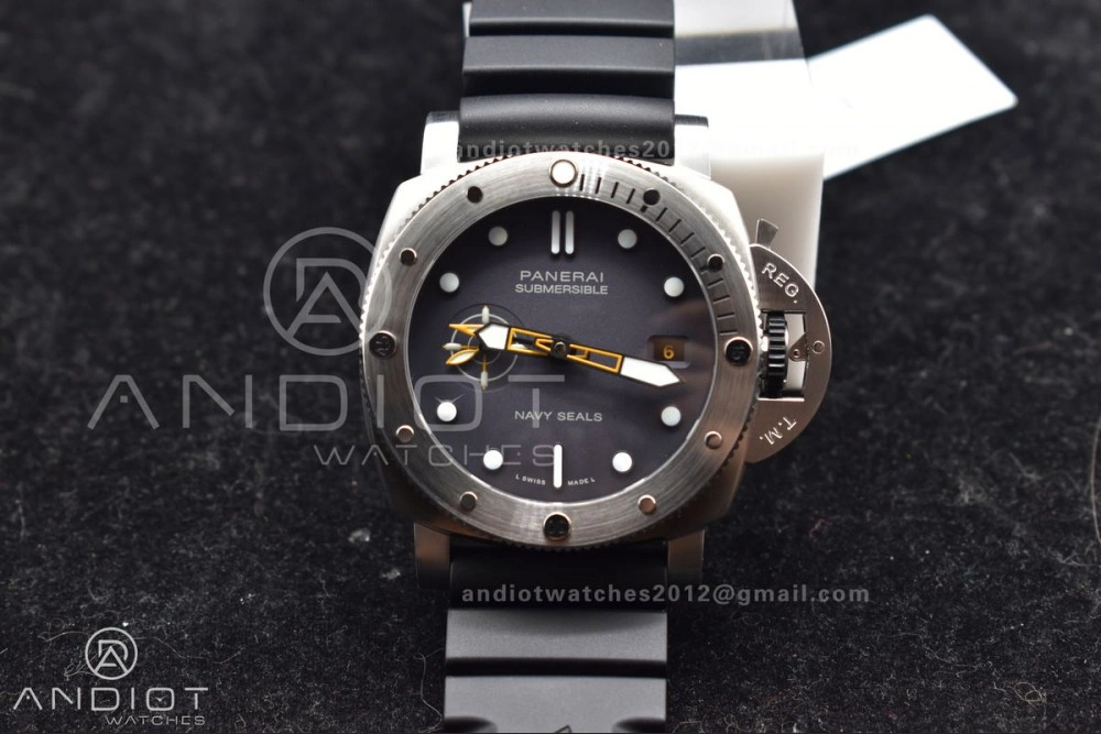 PAM1323 VSF 1:1 Best Edition Grey Dial On Black Rubber Strap P StreetReady 348