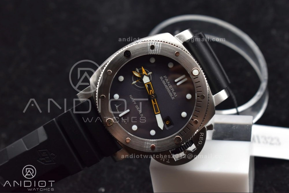PAM1323 VSF 1:1 Best Edition Grey Dial On Black Rubber Strap P StreetReady 348