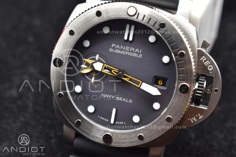 PAM1323 VSF 1:1 Best Edition Grey Dial On Black Rubber Strap P StreetReady 348