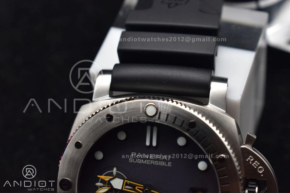 PAM1323 VSF 1:1 Best Edition Grey Dial On Black Rubber Strap P StreetReady 348