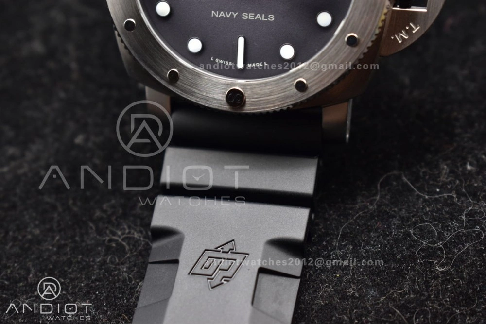 PAM1323 VSF 1:1 Best Edition Grey Dial On Black Rubber Strap P StreetReady 348