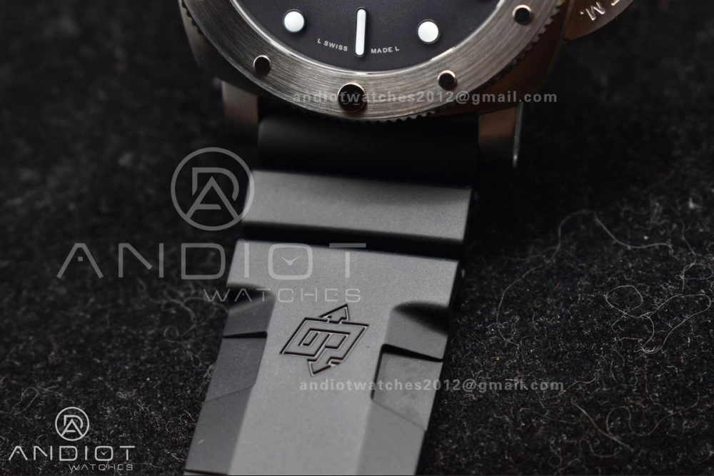 PAM1323 VSF 1:1 Best Edition Grey Dial On Black Rubber Strap P StreetReady 348