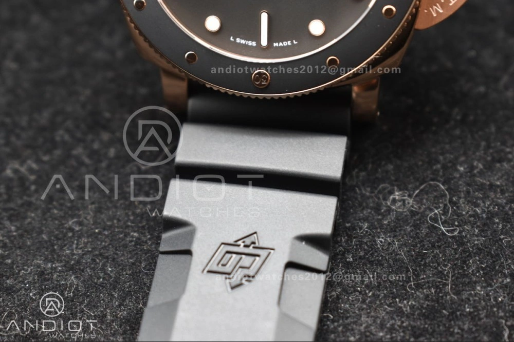 UrbanChic PAM2164 Submersible 42mm VSF Best Edition Black Dial on Black Rubber Strap P 325