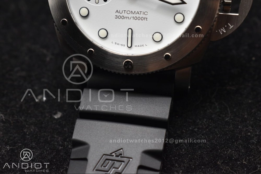PAM2223 Submersible 42mm VSF Best Edition White Dial on Black Rubber Strap P Reliable 347