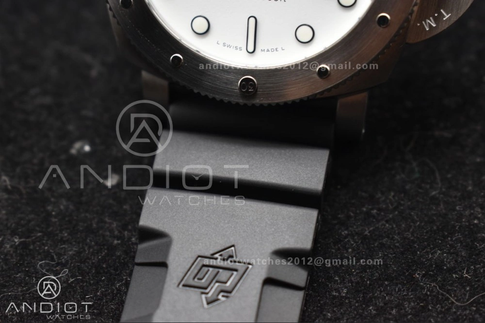 PAM2223 Submersible 42mm VSF Best Edition White Dial on Black Rubber Strap P Reliable 347